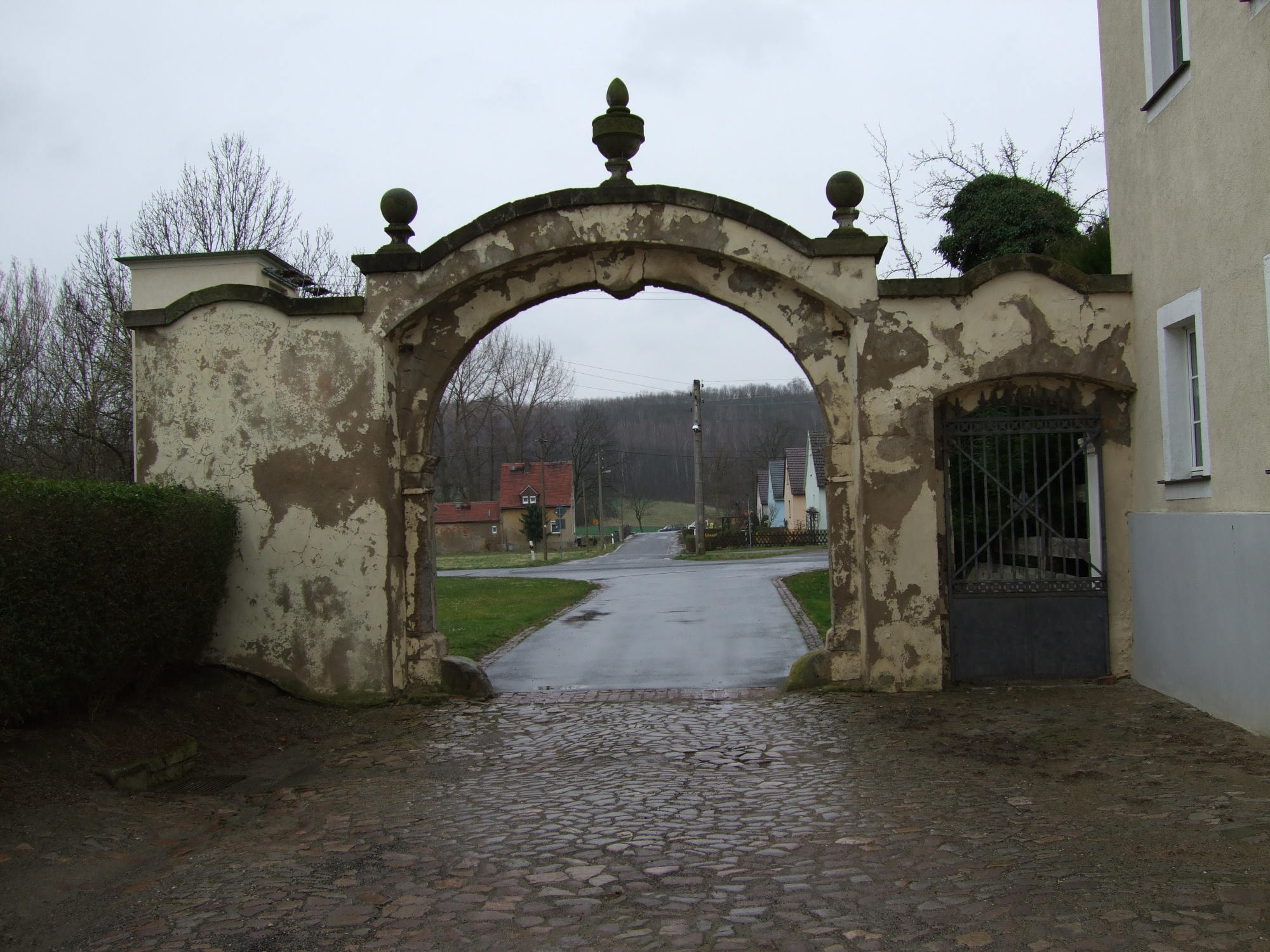 Restaurierung eines Torbogens in Wachtnitz ursprünglicher Zustand
